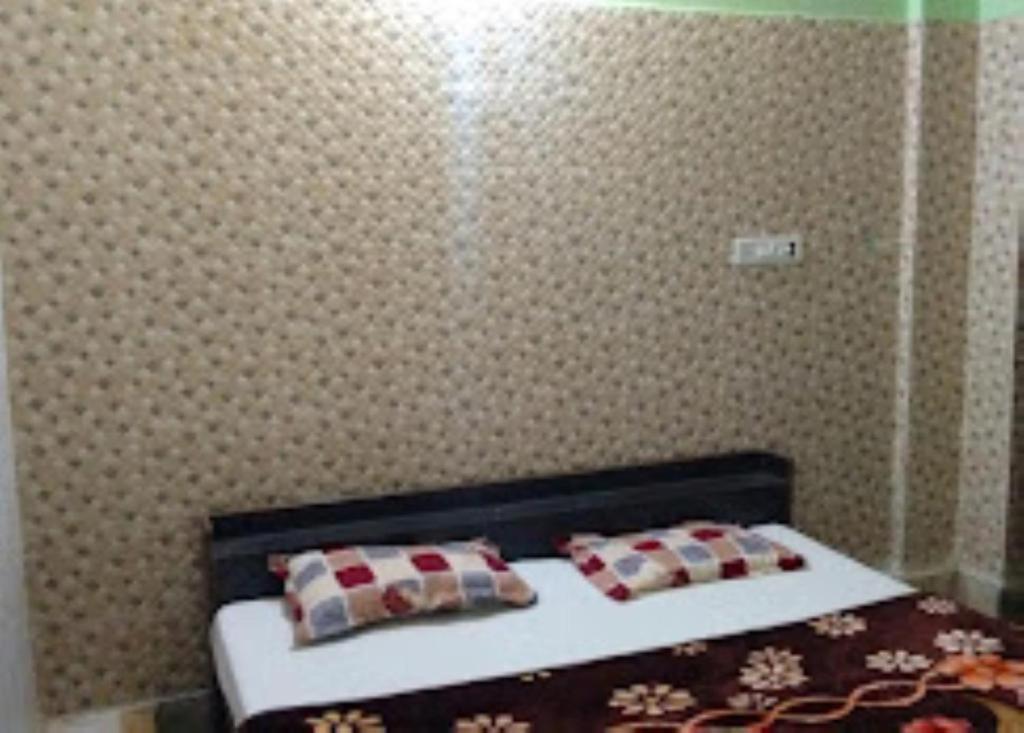 Maatu Shri Comfort Stay-Guest House Матхура Экстерьер фото